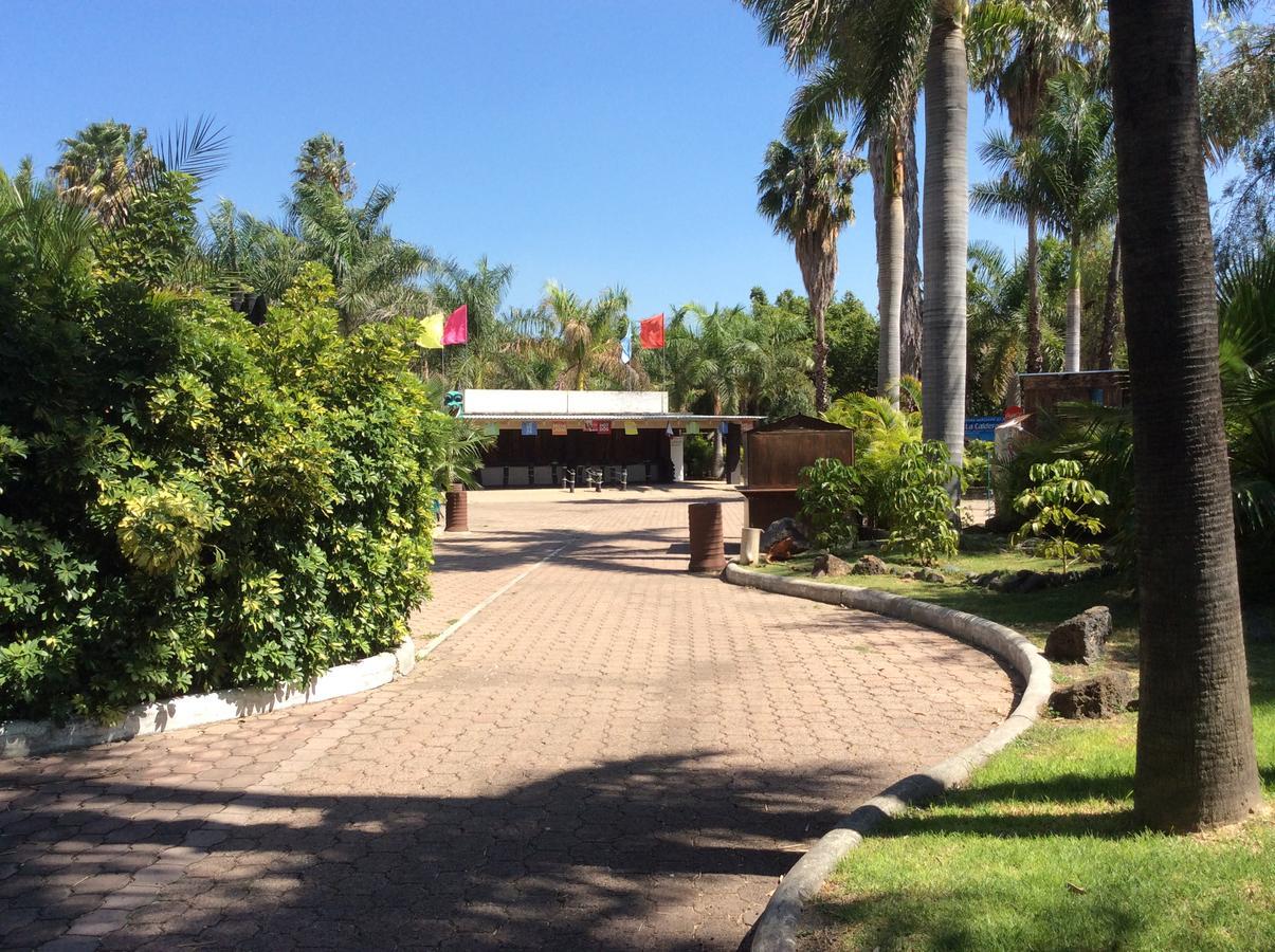 Hotel Y Parque Acuatico La Caldera Abasolo Exteriör bild